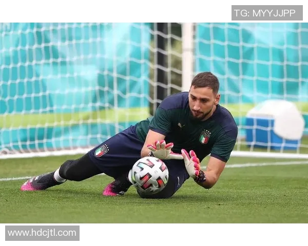 多纳鲁马的崛起与挑战：从青涩门将到世界顶级守门员的成长之路