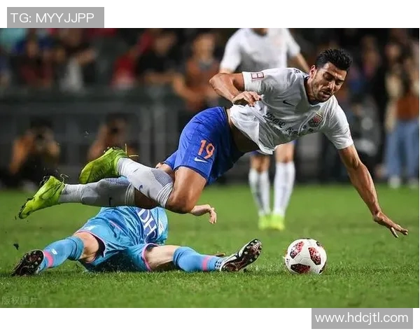 太阳神与长崎航海的激烈对决展现足球魅力与团队精神的巅峰之战