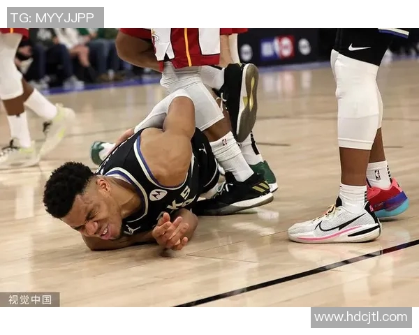 字母哥愤怒撕毁球衣雄鹿惨败后更衣室内爆发激烈冲突