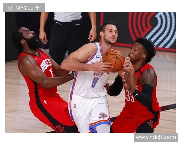 努涅斯在球场上的崛起与挑战：从新星到顶级前锋的奋斗历程